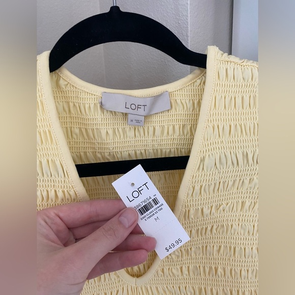 NWT - LOFT Women's Butter Yellow Smocked Modern Tank Top / Size Medium - Picture 3 of 4